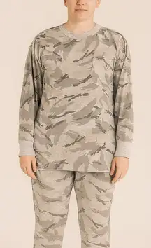 Old Navy Size Medium Camouflage Long-Sleeve Shirt