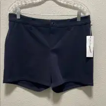 Liz Claiborne Black Bermuda Shorts Tailored Fit