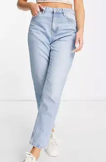 light wash mom jeans