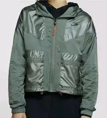 Nike Sportswear Windrunner Cargo Women Jacket Loose Fit Green Size Small
