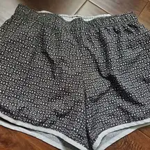 Xersion running shorts size small in black and white