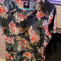 Dickies Floral Camouflage scrub top