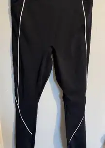 Fabletics Motion365+ Black White Trim Athleisure Leggings Pants XS