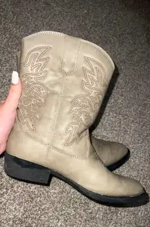 Cowgirl / Cowboy Boots