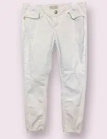 Seven7 Skinny Jeans in White with Zipper Detail on Front Pockets - size 10P