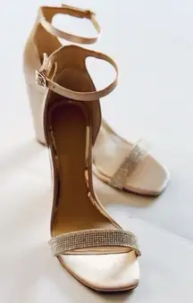 Badgley Mischka Embelished Block Heel Sandals Shoes Rose Size 6