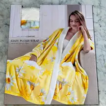 Women’s cozy plush wrap 50 in x 70 in