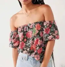 Urban Outfitter Kimchi Blue‎ Floral Off The Shoulder Floral Top Blouse Size M