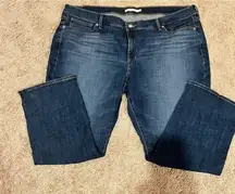 NWT Levi Classic Straight, Size 24W Short. From a Smoke‎ Free Home.