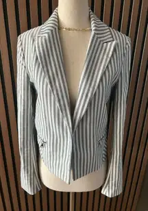 Express stripped blazer short form fitting classy size size 2 Cotton blend