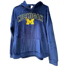 UM University of Michigan Wolverines Concepts Sport Women's Velour Hoodie, Large
