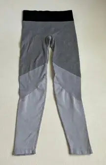 Aerie Chill Play Move Seamless Ombre Leggings Gray Size XS Ribbed High Waisted