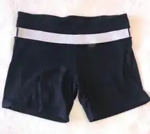 Lululemon Workout Shorts Black White Waistband Stretchy High Waist Pocket Size 6