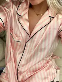 Pink and White Silk Striped Style Pajama Set⭐️