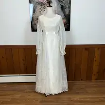 Gorgeous Vintage 1950s/60s Eyelet Organza Wedding Gown!