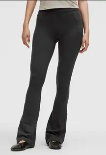 Lululemon Soft Sueded Split-Hem High-Rise Mini-Flare Pant *Regular Black Size 0