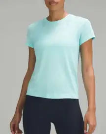 Lululemon Train To Be Cyan Blue Short Sleeve Shirt Women’s Size Small 6