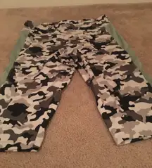 Aviva Women's Leopard Animal Print Capri Leggings Pants Size 1X