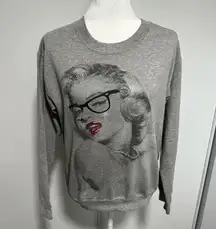 Gildan Marilyn Monroe Grey Crewneck Sweater size Small Fall Comfortable Vintage Cute