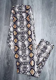 Woman’s Snakeskin Print Buttery Soft Animal Print Leggings Size Large