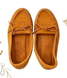 Minnetonka Vintage Leather Moccasins Softsole Handmade USA Women’s Size 6.5 NWOT