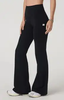 Vuori All The Form Flare