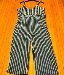 Xhilaration Green & White Jumpsuit in Perfect Condition, Super Comfy, On Trend