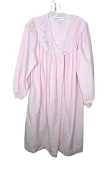 Vintage‎ Vandemere Robe