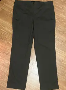 Talbots Women's army green Trousers size 12 has pockets. Like new