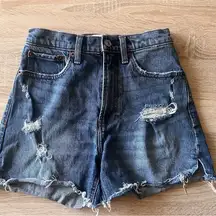 Abercrombie & Fitch 4" Mom Short High Rise Curve Love Distressed Denim Size 00