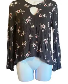 Full Tilt Gray Pink Floral Cutout Crinkle Top Long Sleeve Medium Boho Festival