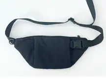 Lululemon waist bag in black