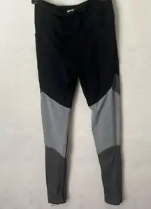 Avia Women’s Gray and Black Leggings Size Small with pockets