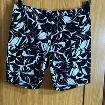 Mario Serrani Monochrome Leaf Pattern Women Shorts