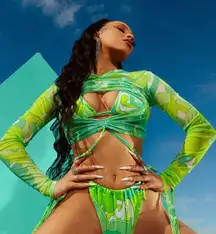 Prettylittlething Mesh Neón Green Top