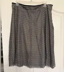 Oui Moments Patterned Skirt in Sage, Cream, Black Size 10