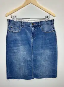 Sundance Denim Skirt with Raw Hem Size Medium Knee Length Medium Wash