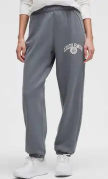 Lululemon NWT Scuba Mid Rise Oversized Fleece Joggers Graphic Solar Grey Size XL