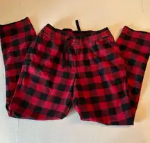 Uniqlo Red and Black Checkered Women’s Joggers size Medium 30-33” waist