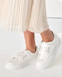 Lulus Shoes Womens 8.5 White Bride Platform Bride2Be White‎ Rhinestone Sneakers