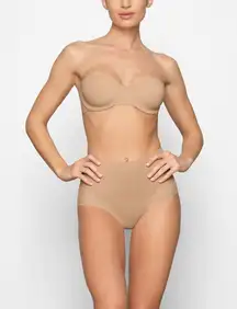 Skims Smoothing Intimates Unlined Strapless Bra Clay Size 34A