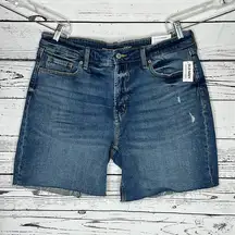 Old Navy NWT 14 Distressed Denim High-Rise O.G. Straight 7” Inseam Jean Shorts