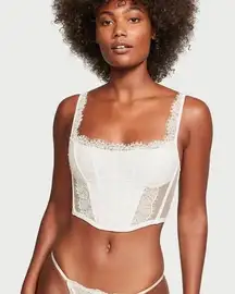 Victoria's Secret Lace white Corset Top no tag is like sz XS 
SEE ALL PICTURES
