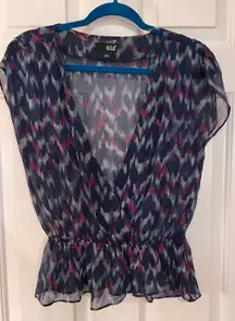 A.n.a. A New Approach Women's Shear Blouse Size M Blues‎ Magenta