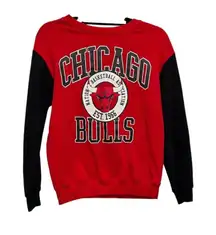 NBA Women's Chicago Bulls Logo Sweatshirt Red Size XS NEW‎