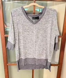 Daytrip Heathered Gray V-Neck Top - Size Medium