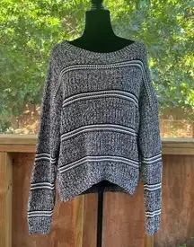 Urban Outfitters BDG Women's Black And White Pullover Sweater Size L