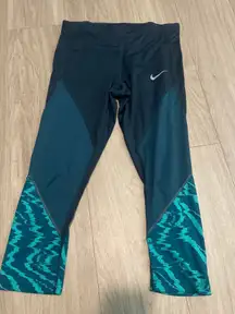 Nike Women's Leggings in Teal and Black