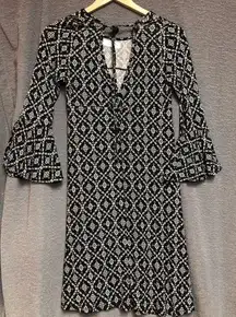 Chico's Chico small black white floral flare sleeves tie neck 16 PTP length 37