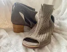 Dirty Laundry SZ 7.5 by Chinese Laundry Women's Tessa Ankle Boots Gray